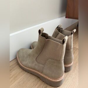 DV by Dolce Vita Tan Ankle Boots